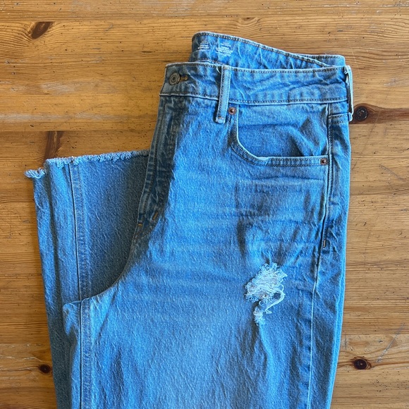 Old Navy High Rise Light Blue Jeans - Picture 5 of 6